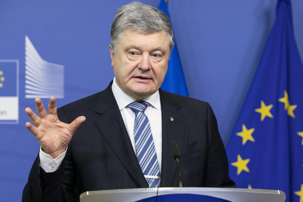 The Council Committee has endorsed the suspension of Poroshenko from parliamentary sessions.