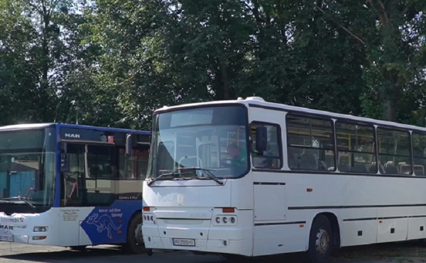 Польське місто-побратим Тушин подарувало Бучанській громаді два автобуси