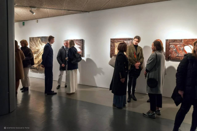 Український художник на персональній виставці в Італії представив картини про Бучу